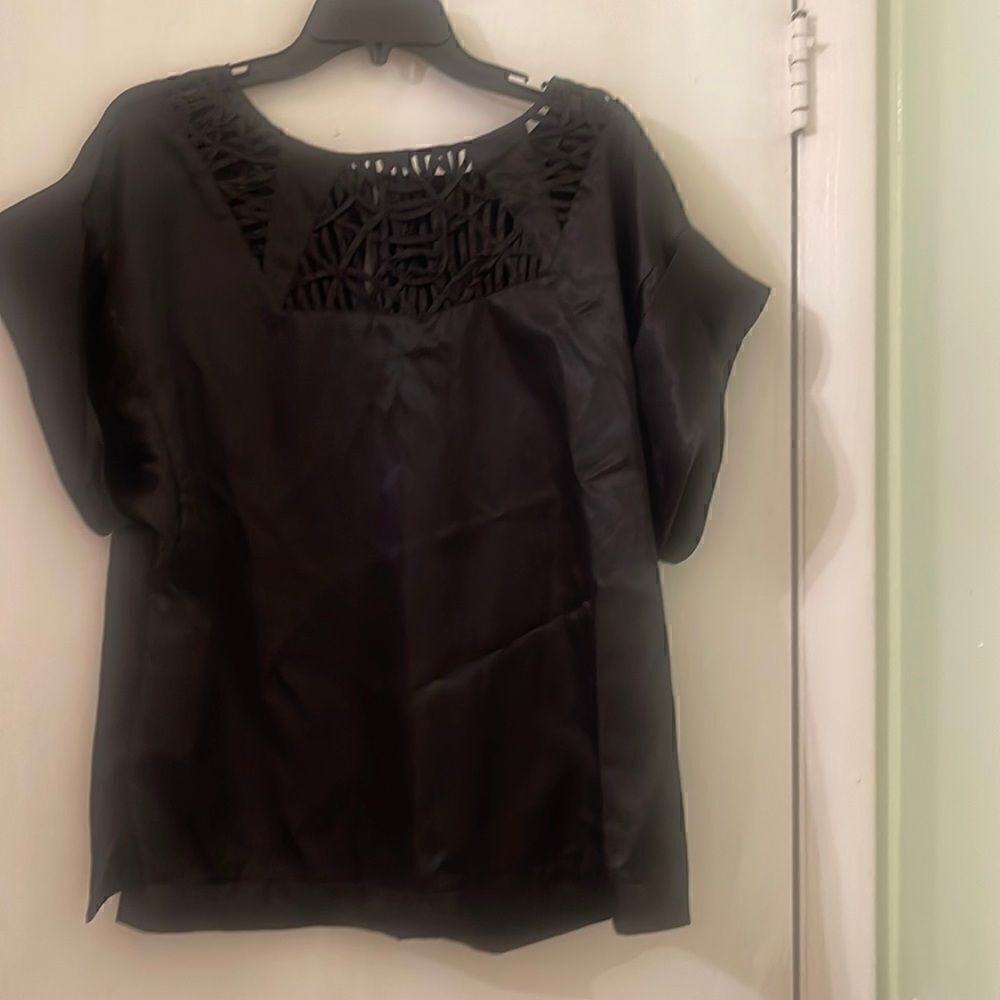 ‘Apostrophe Black Pullover Blouse 